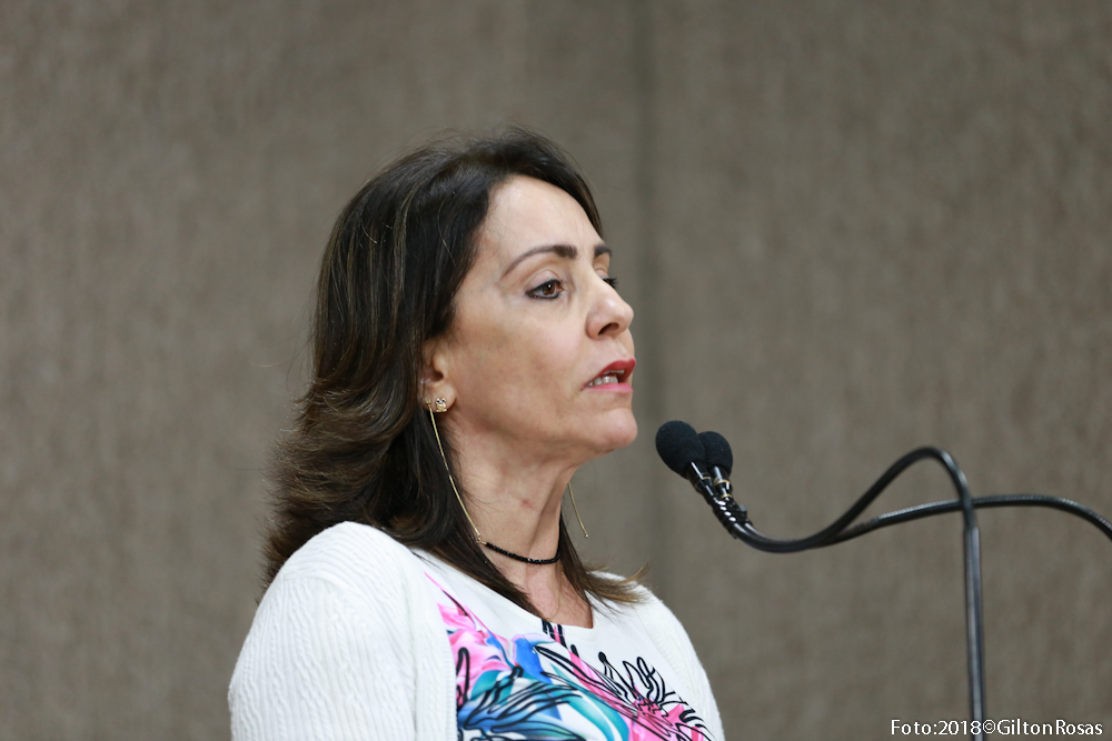 Emília avisa: chega, se vier tem. Exijo respeito