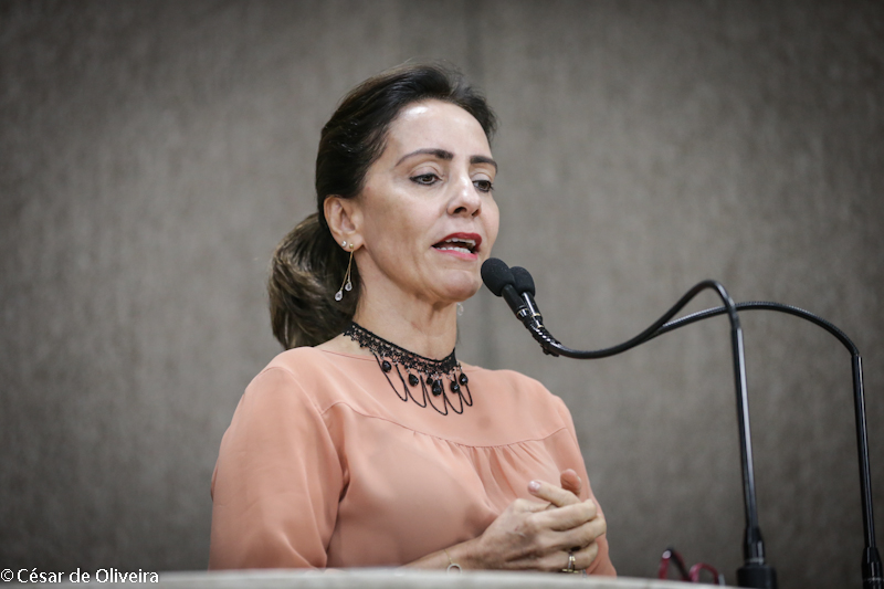 Emília Corrêa: “Essas pessoas devem ser respeitadas pelo Poder Público”