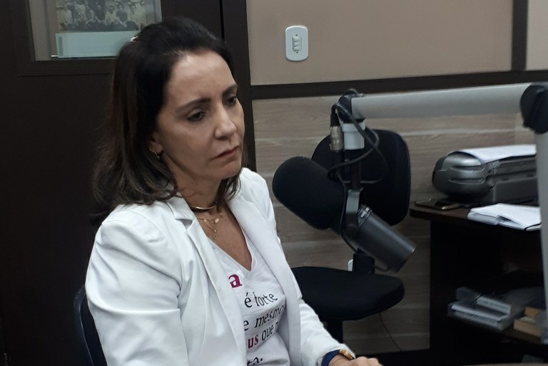 Emília Corrêa: “Oposição dividida está a serviço da situação”