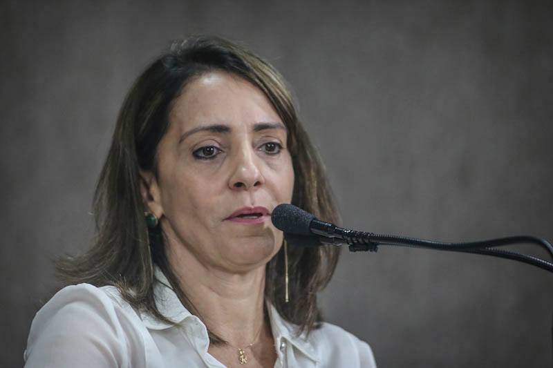 Emília Corrêa diz que Lei Orgânica de Aracaju poderá ser atropelada com a privatização da Deso
