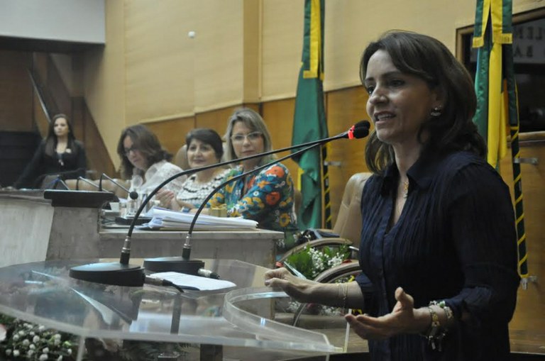 Emília Correa lamenta na Alese o baixo número de cargos eletivos ocupados por mulheres