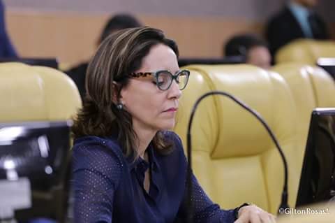 Emília Corrêa lamenta situação do Castra Móvel e diz que falta sensibilidade dos gestores públicos