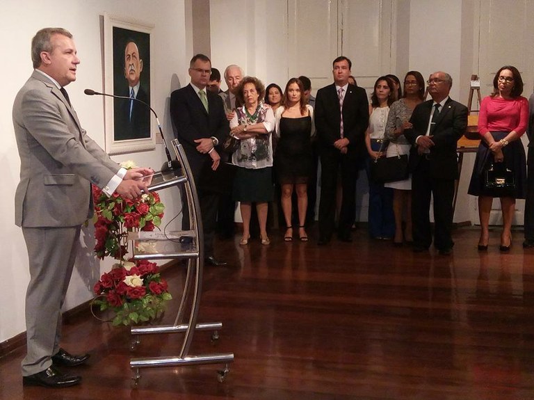 Emília Corrêa prestigia a abertura da programação do Memorial do Judiciário