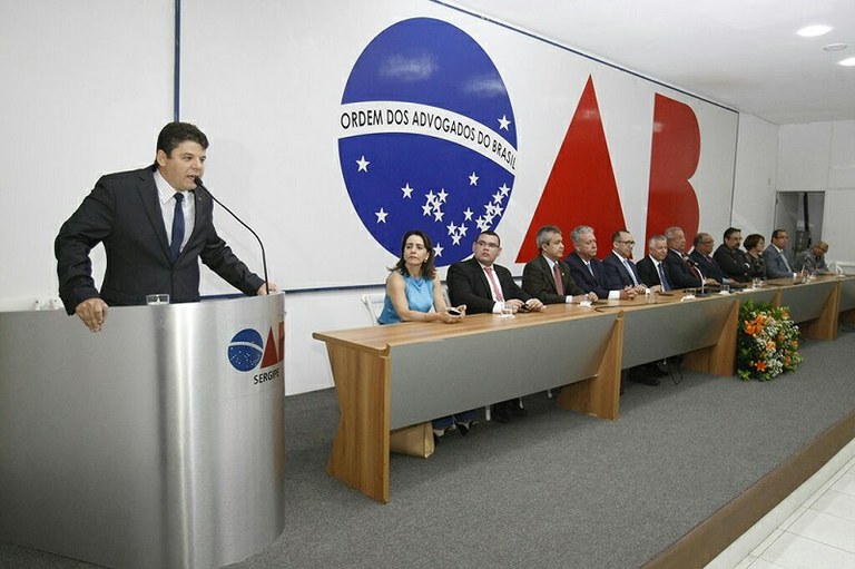 Emília Corrêa prestigia o aniversário de 82 anos da OAB