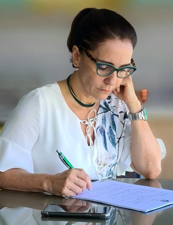 Emília Corrêa: R$777,2 mil foram desviados e na CMA parece que nada aconteceu