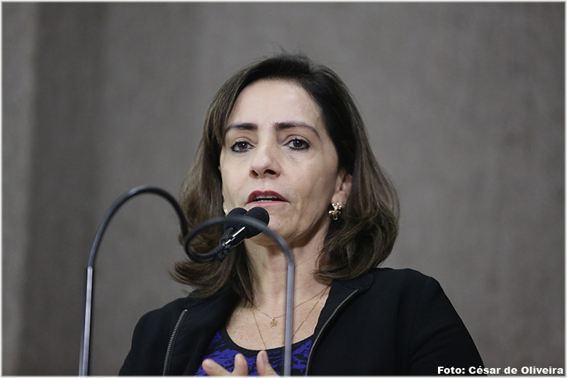 Emília critica a não realização do Desfile Cívico do Siqueira Campos