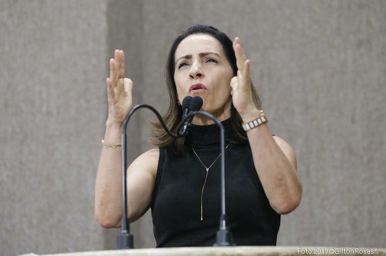 Emília defende a Comissão de Inquérito Parlamentar da Saúde