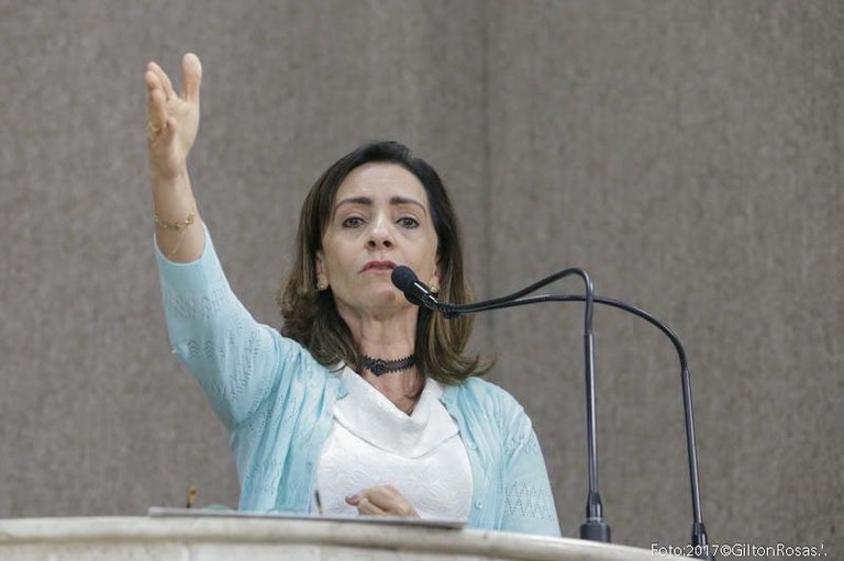 Emília destaca a importância da participação dos jovens no processo eleitoral