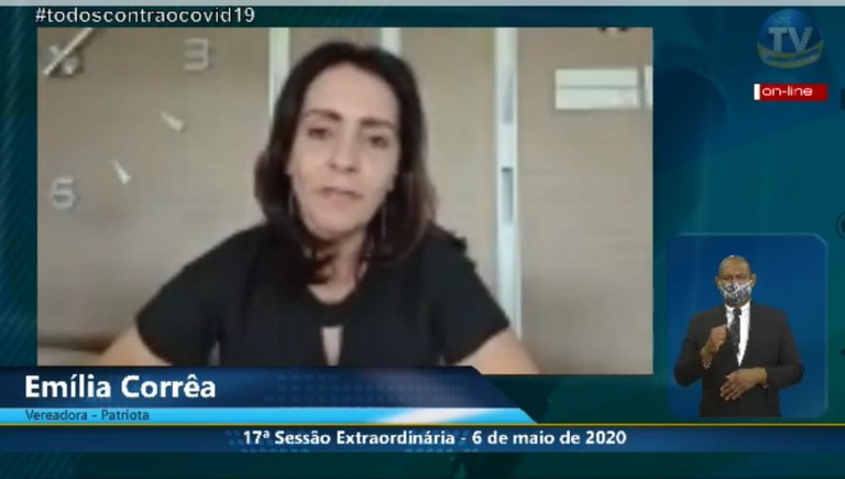 Emília protocola Requerimento de Urgência cobrando apreciação de Projeto de Resolução