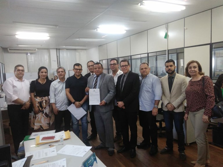 Empresários apoiam PL de Américo que revoga a cobrança da taxa de alvará de licença de publicidade anual