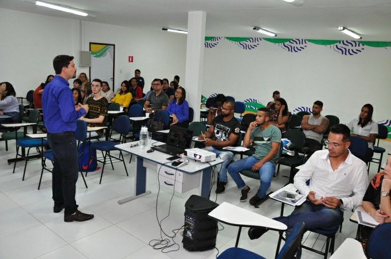 Escola do Legislativo da CMA promove curso sobre ‘A arte de relacionar-se’