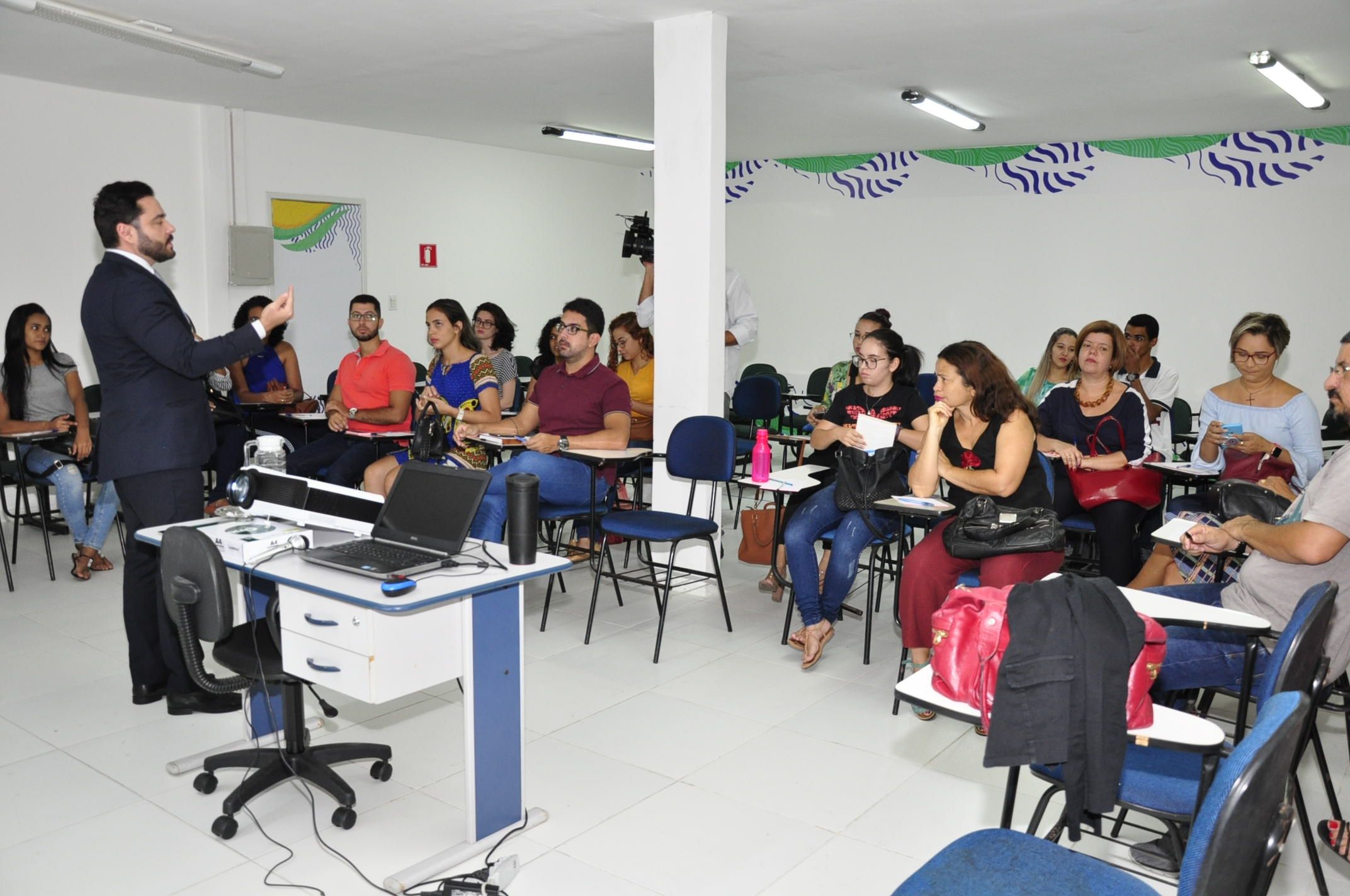 Escola do Legislativo Municipal realiza curso de Oratória