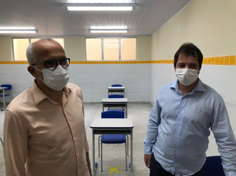 Escola requalificada é avanço para a educação, afirma Sávio Neto de Vardo 