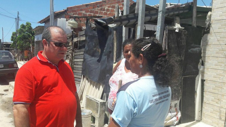 Esgoto e iluminação são queixas dos moradores do Bairro Industrial