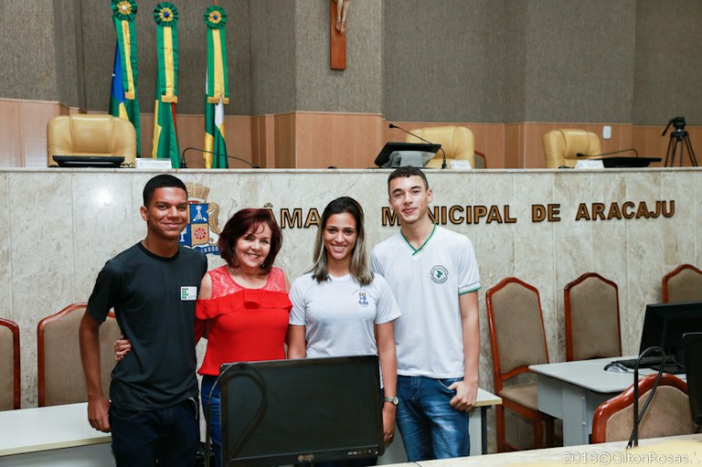 Estudantes selecionados no Parlamento Jovem Brasileiro visitam a Câmara