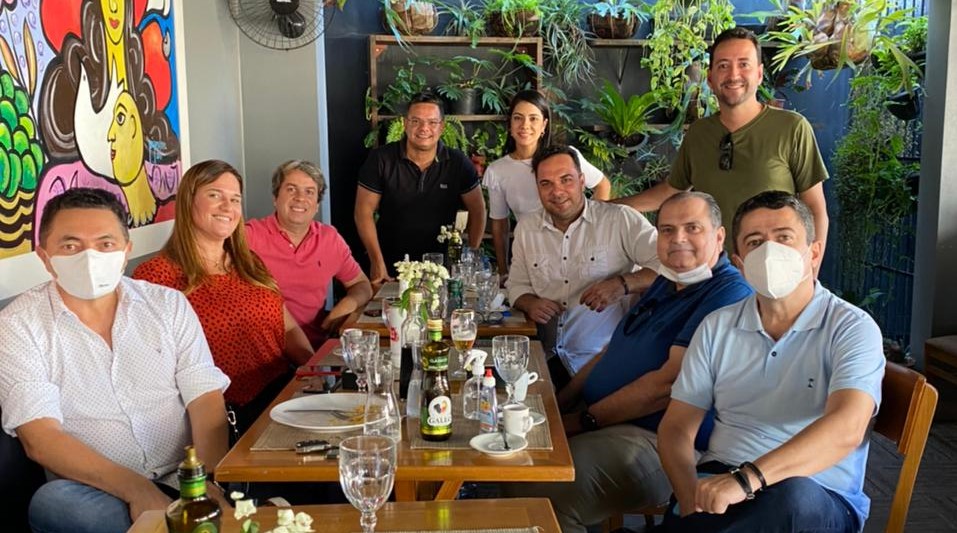 Fabiano Oliveira almoça com empresários para debater pautas voltadas para o turismo