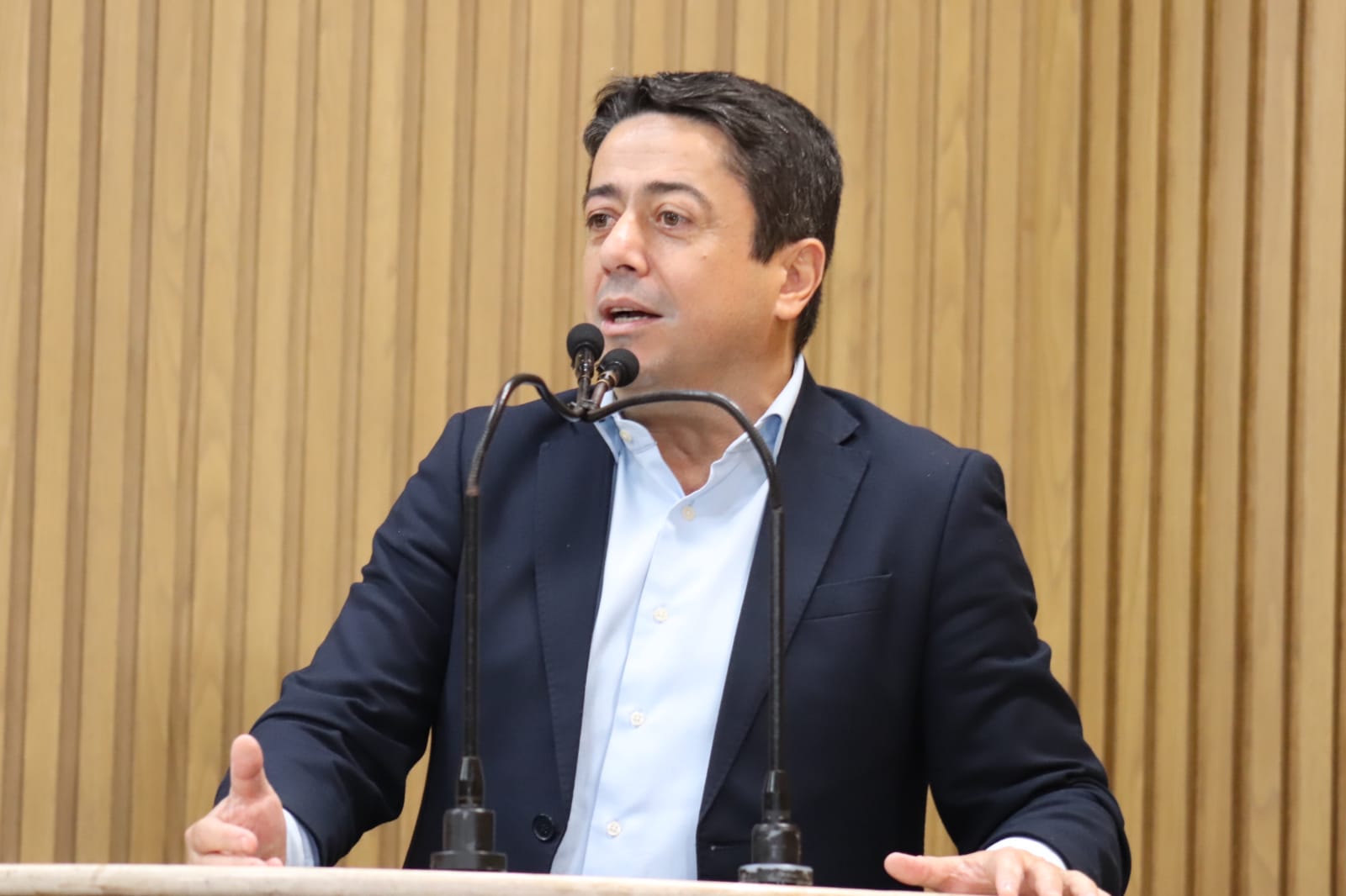 Fabiano Oliveira destaca importância dos radialistas na Sessão Especial em homenagem ao Dia do Radialista