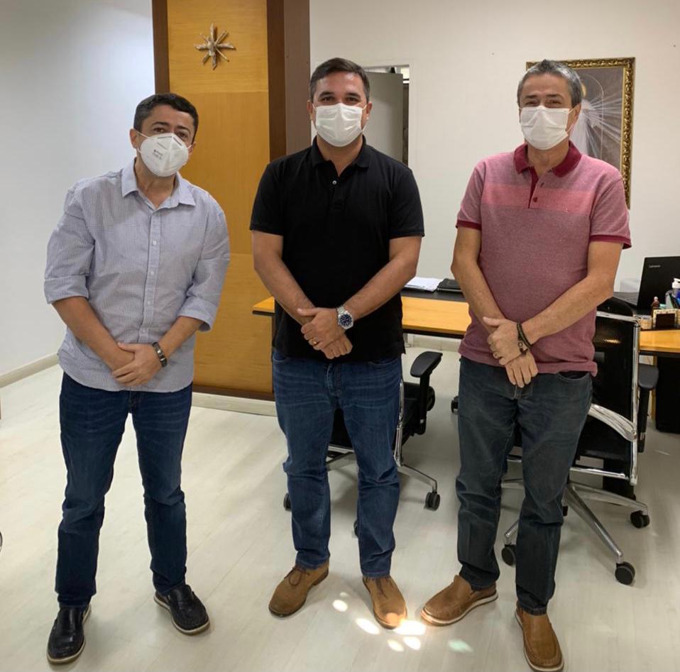 Fabiano Oliveira leva demandas do trade turístico ao secretário geral do governo