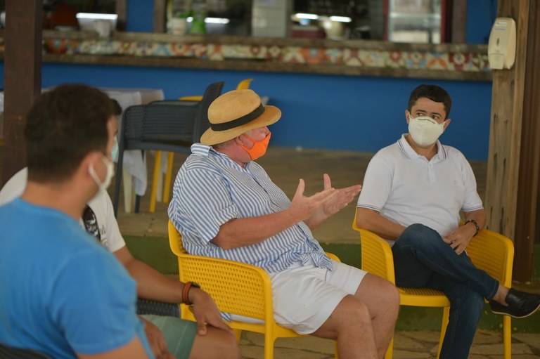 Fabiano Oliveira participa de reunião com membros da Abrasel e da Associação de Bares e Restaurantes da Orla Sul