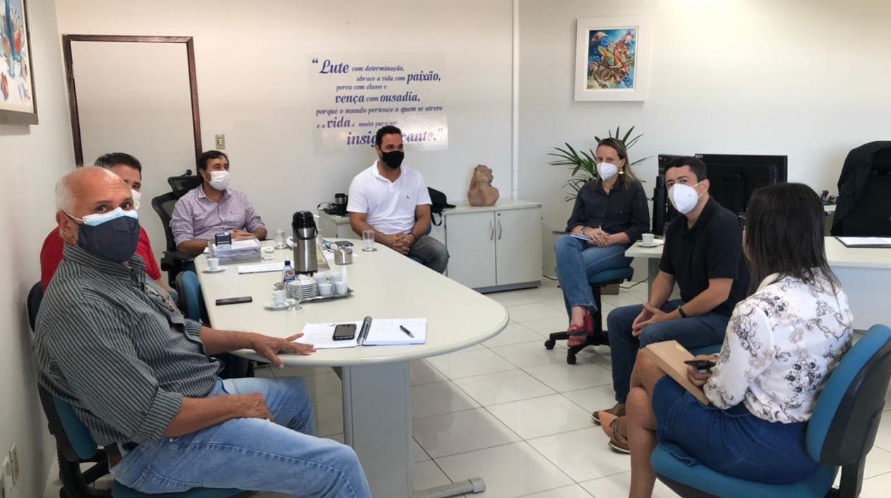 Fabiano Oliveira participa de reunião no Sebrae e discute ações de fomento para setor de bares e restaurantes