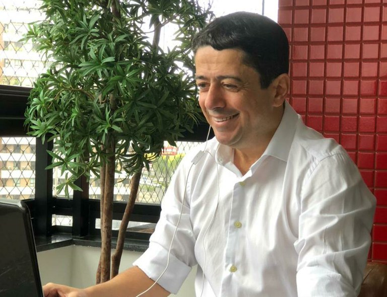 Fabiano Oliveira pede antecipação da imunização para Pessoas com Síndrome de Down e seus cuidadores