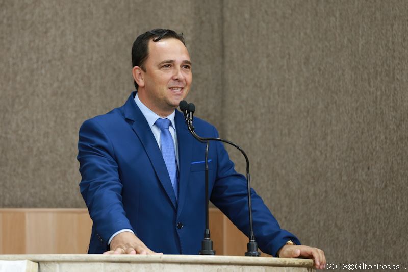 Fábio chama a atenção para a importância aleitamento materno