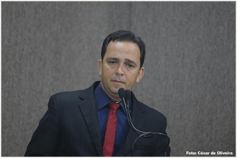 Fábio comemora início de obras no Loteamento Visconde de Maracaju