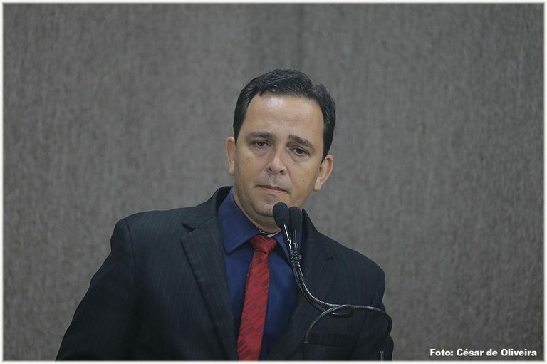 Fábio comemora início de obras no Loteamento Visconde de Maracaju