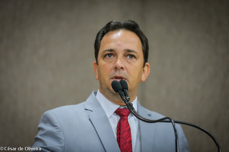 Fábio defende políticas públicas para a juventude e destaca importância da família