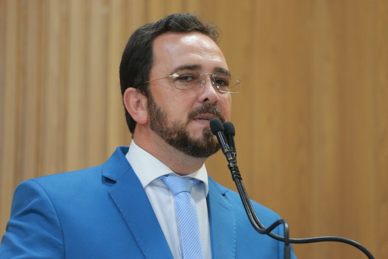 Fábio destaca PLs que tratam sobre transporte público