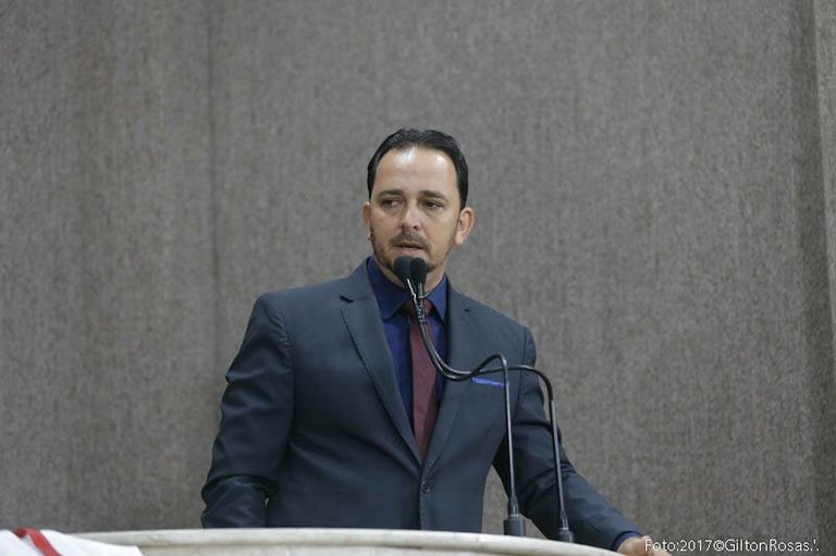 Fábio Meireles aprova programa de recapeamento asfáltico