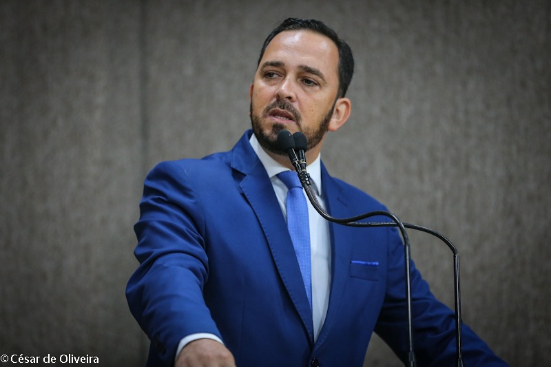 Fábio Meireles cobra celeridade nas obras da Euclides Figueiredo