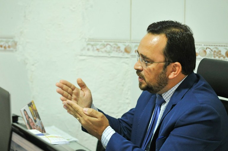 Fábio Meireles defende piso salarial para enfermeiros