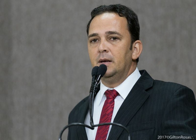 Fábio Meireles destaca início da limpeza do canal do Jardim Bahia