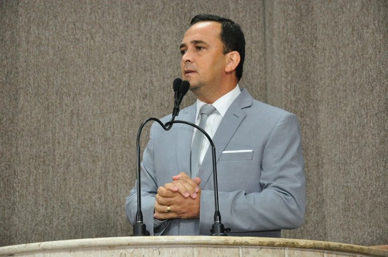 Fábio Meireles destaca intervenção da Emurb em loteamento da Soledade