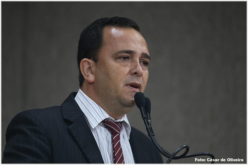 Fábio Meireles destaca obras emergenciais no bairro Soledade