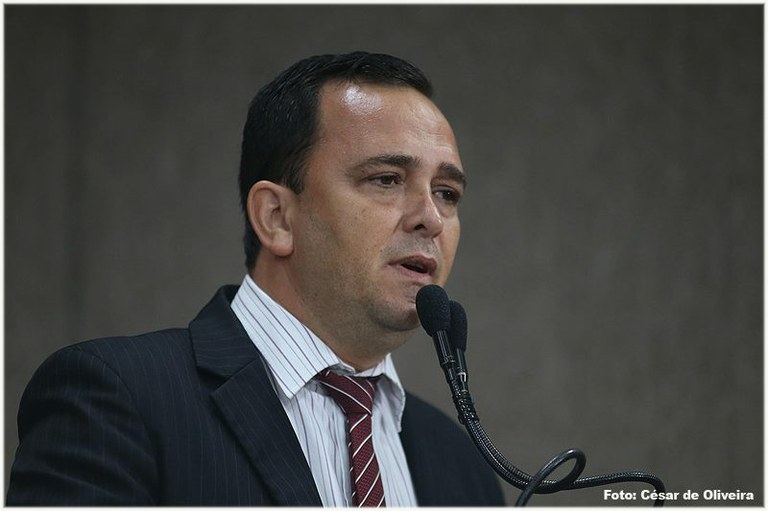 Fábio Meireles destaca obras emergenciais no bairro Soledade