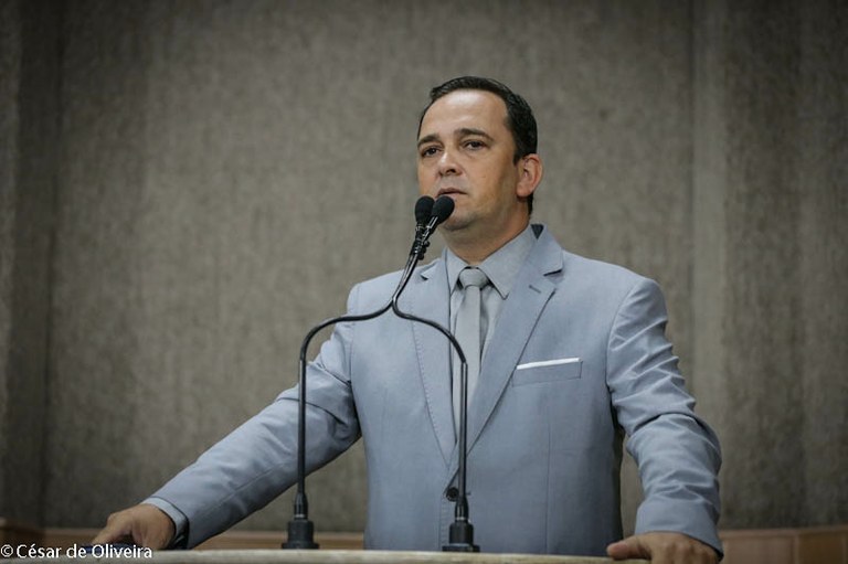 Fábio Meireles fala da importância das obras realizadas no Coqueiral