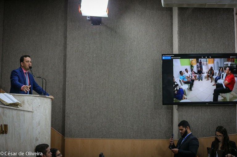 Fábio Meireles ouve reclamos e busca solução para comunidade Pau Ferro 2