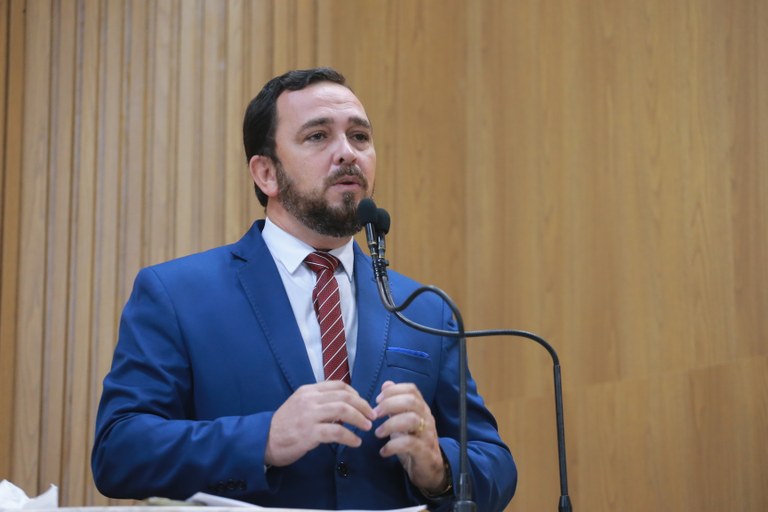 Fábio Meireles parabeniza prefeitura por construção de casas na Reserva das Mangabeiras 