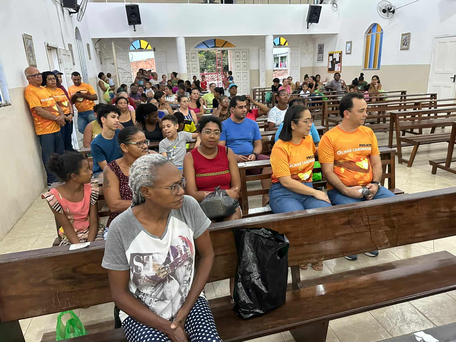 Fábio Meireles partilha “Sopão Solidário” da  ONG Olhar Carinhoso na Paróquia Nossa Senhora da Soledade  