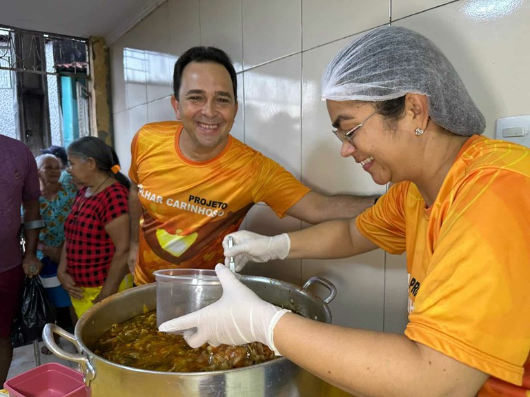 Fábio Meireles (PDT) acompanha “Sopão Solidário” da ONG Olhar Carinhoso e Projeto “Filhos de Davi” no bairro Santos Dumont 