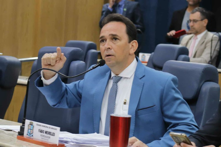 Fábio Meireles (PDT) aponta pagamentos contestáveis na atual gestão municipal