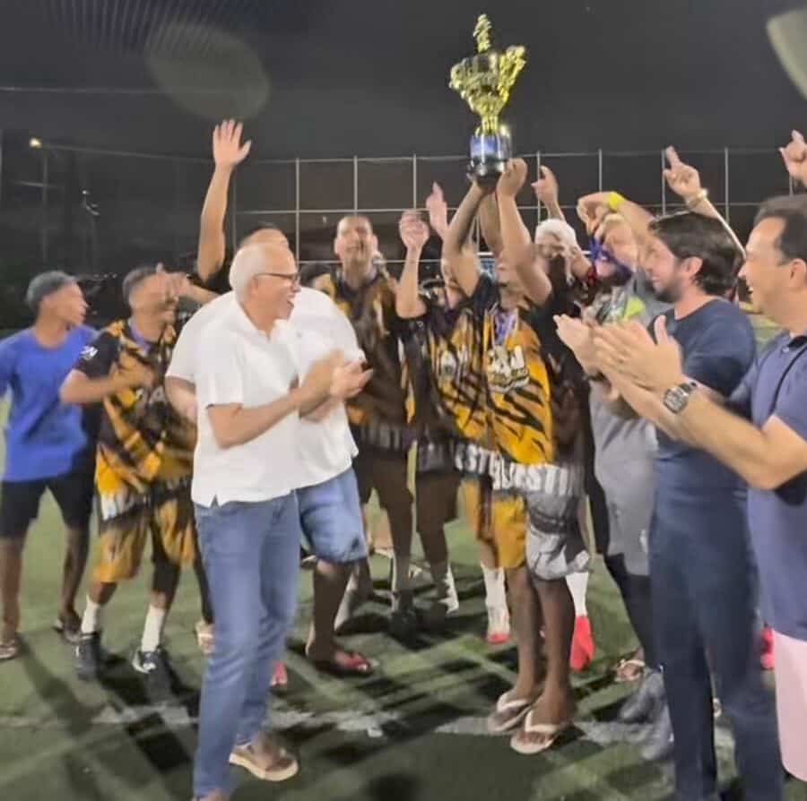 Fábio Meireles (PDT) celebra final da 1ª Copa Zona Norte de Fut7 em Aracaju