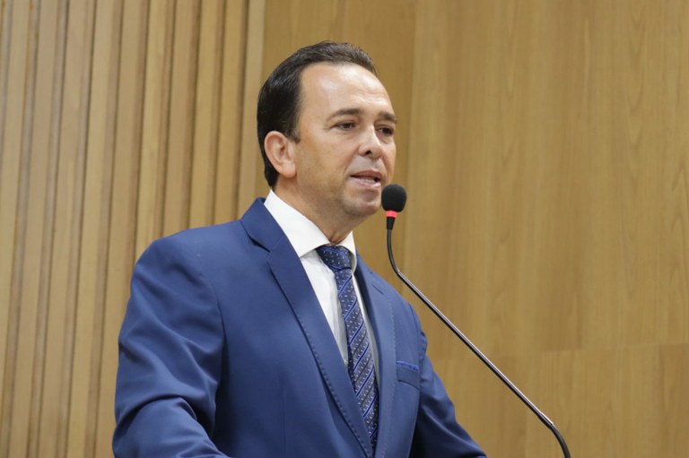 Fábio Meireles (PDT) cobra conserto da ponte que liga os bairros Santa Maria, Orlando Dantas e Marivan  