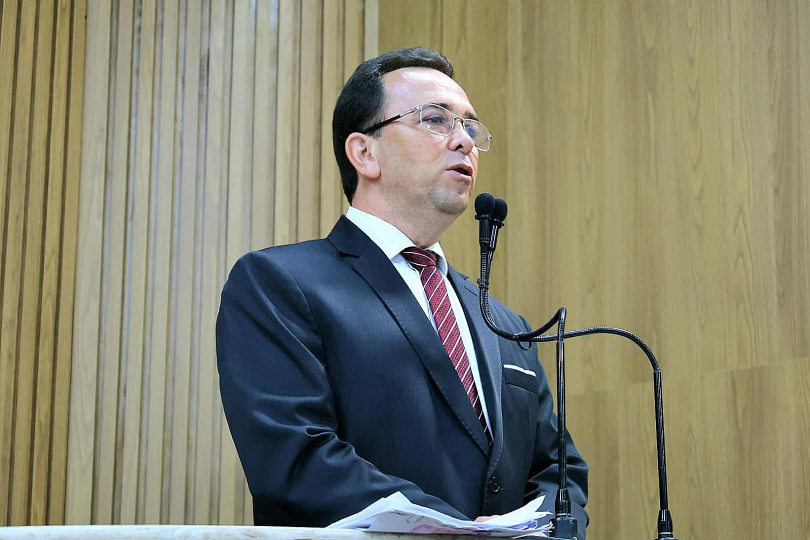 Fábio Meireles (PDT) cobra respeito com recursos do erário público após suspeita de irregularidade em contrato da Semdef e empresa de consultoria