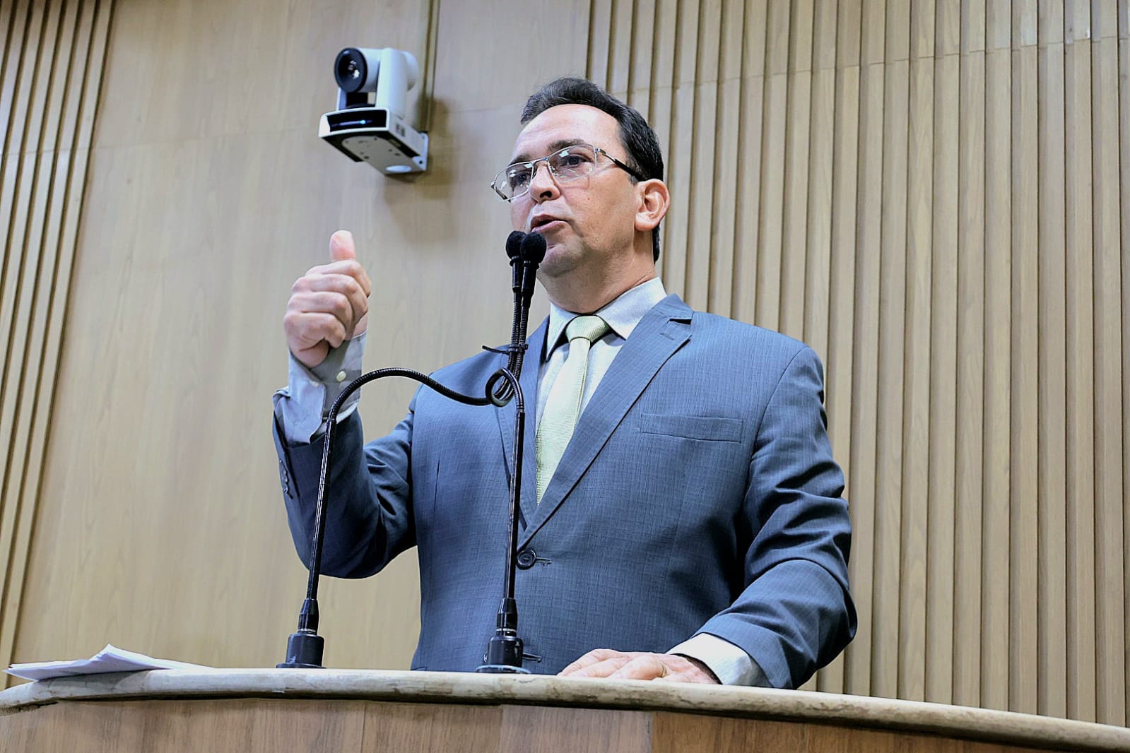 Fábio Meireles (PDT) critica premiação da PMA por “avanços da eletromobilidade”, mas ônibus elétricos  continuam sem circular   