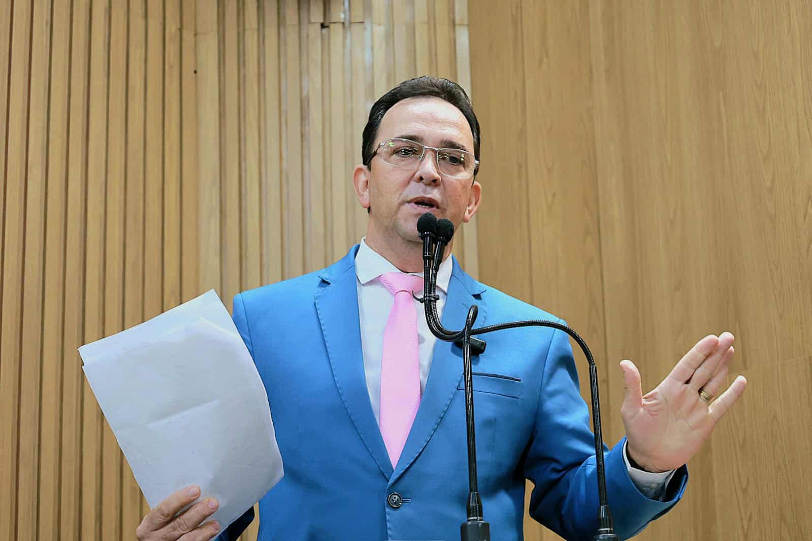 Fábio Meireles (PDT) frisa que Aracaju continua sem aprovação do Tesouro Nacional para compra de ônibus elétricos 