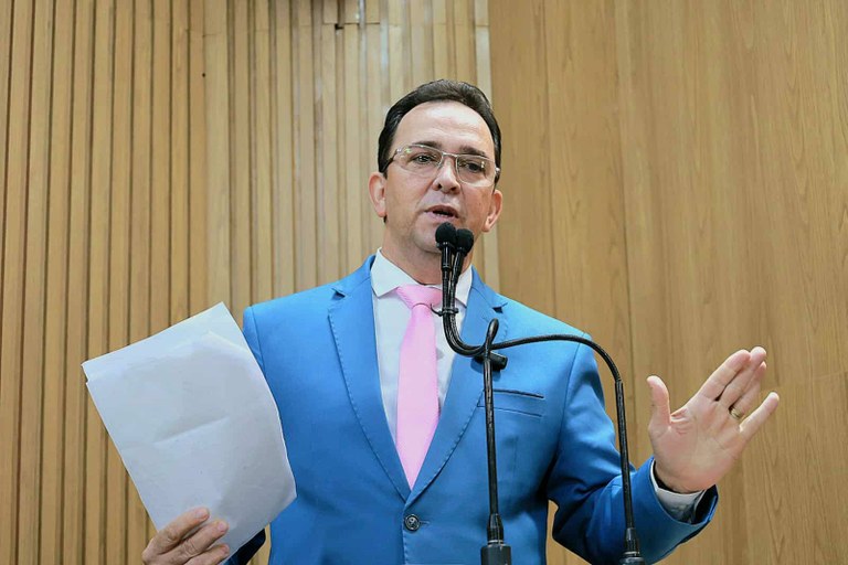 Fábio Meireles (PDT) frisa que Aracaju continua sem aprovação do Tesouro Nacional para compra de ônibus elétricos 