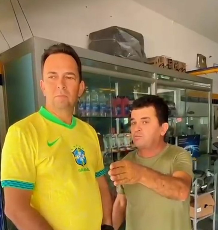 Fábio Meireles (PDT) ouve reclamação de comerciante pela ausência de sinalização e manutenção na avenida Visconde de Maracaju